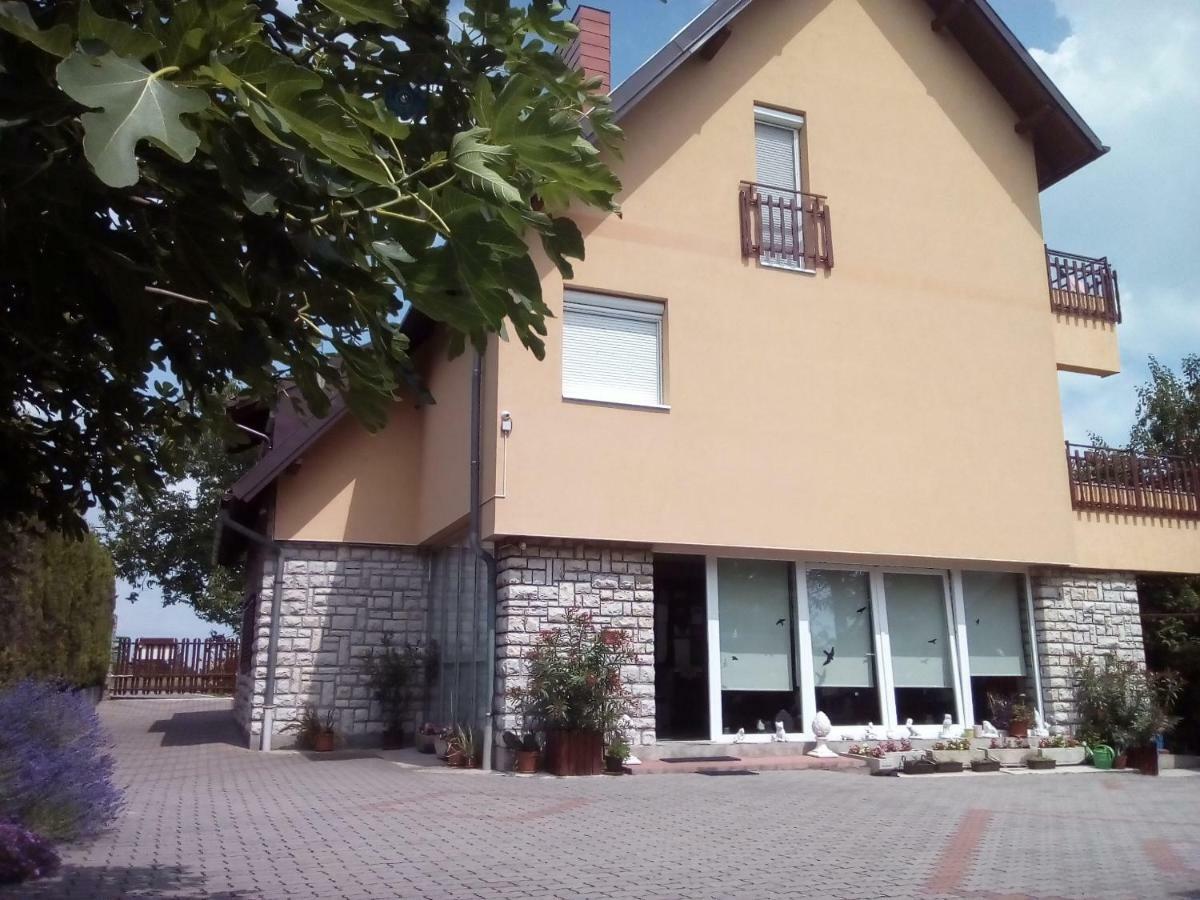 Hotel Kata Vendégház Balatonfüred Exterior foto